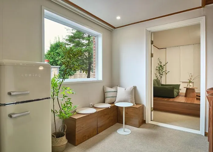 Monarch Stay,jongno, Anguk,4 Guest,2br,bukchon Hanok Village,changdeokgung Palace,gyeongbokgung Palace,ddp,myeongdong アパート